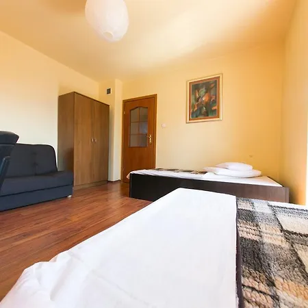Hostel Goscinny Domek Újszandec